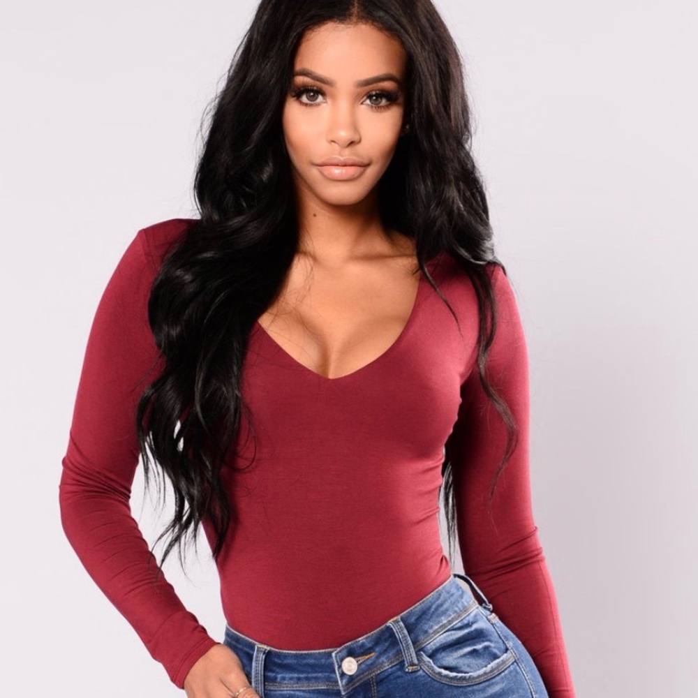 Burgundy v neck T-shirt